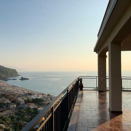 Апартаменти La Terrazza Sul Mare Пальмі Екстер'єр фото