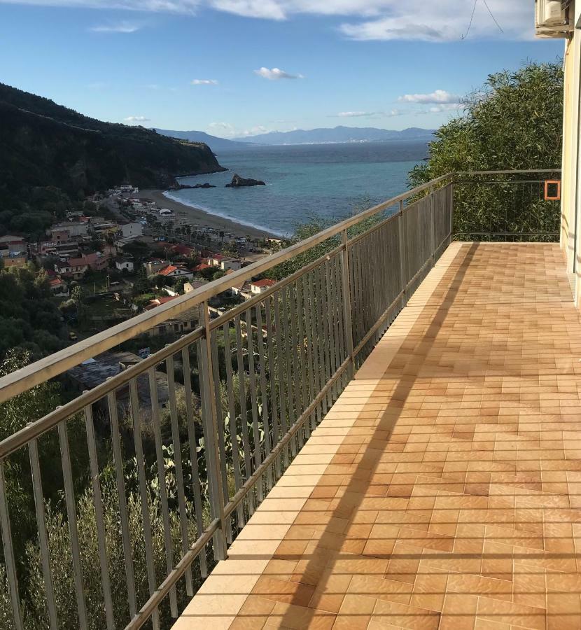 Апартаменти La Terrazza Sul Mare Пальмі Екстер'єр фото